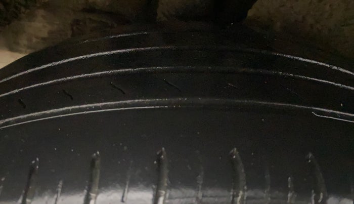 2022 KIA CARENS PRESTIGE PLUS 1.5 DIESEL 7 STR, Diesel, Manual, 38,893 km, Right Rear Tyre Tread