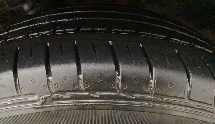 2017 Hyundai Creta E PLUS 1.6 PETROL, Petrol, Manual, 93,639 km, Left Front Tyre Tread