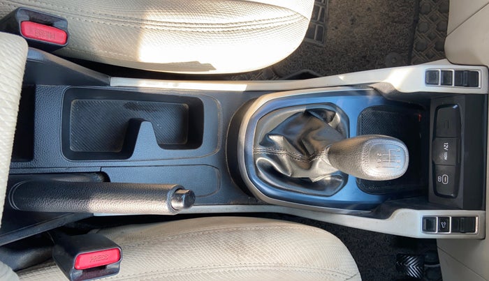 2022 KIA CARENS PREMIUM 1.4 PETROL 7 STR, Petrol, Manual, 67,834 km, Gear Lever