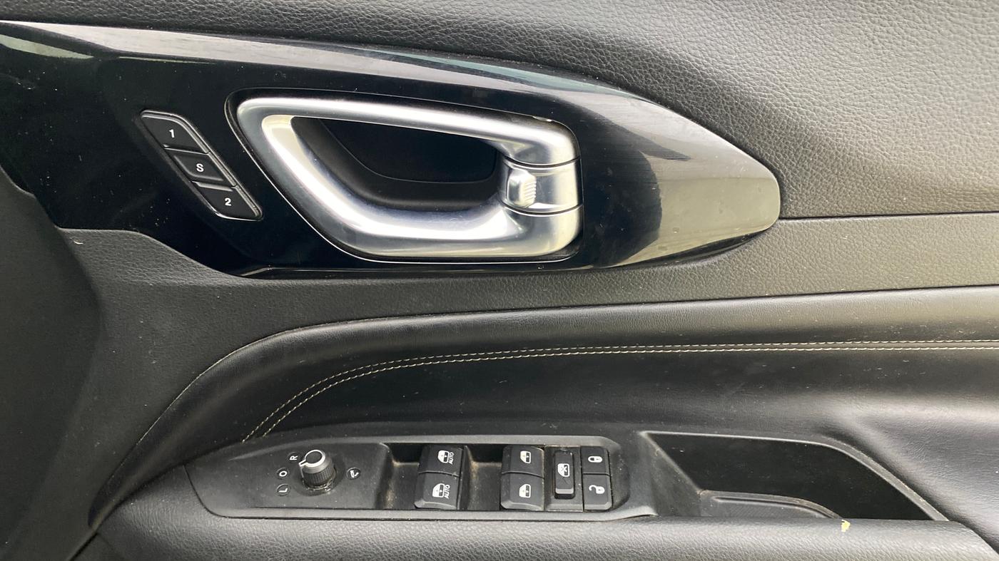 2022 Jeep Compass MODEL S (O) 2.0 DIESEL, Diesel, Manual, 75,805 km, Driver Side Door Panels Control