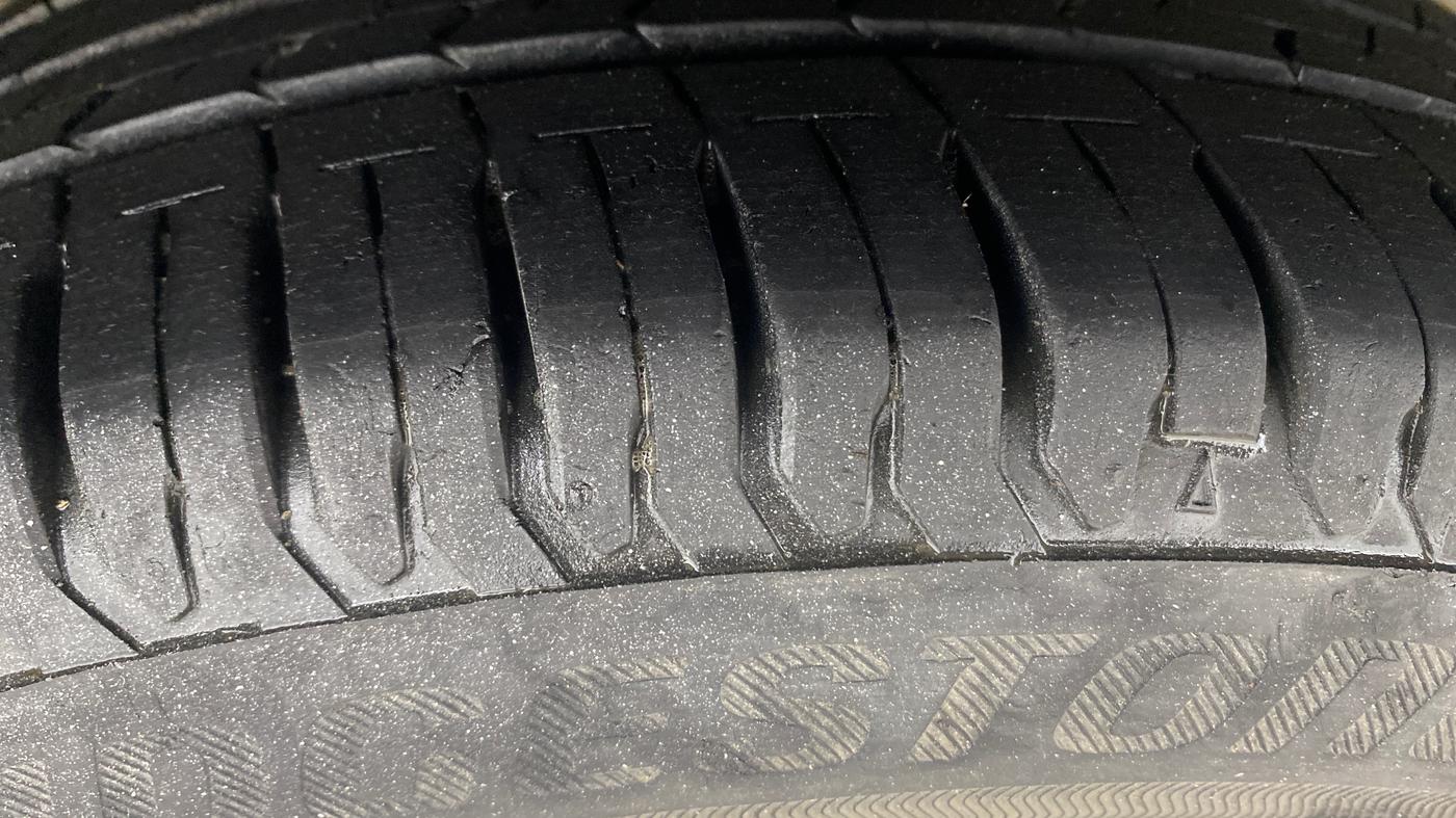 2015 Tata Zest XMS PETROL, Petrol, Manual, 71,120 km, Right Rear Tyre Tread