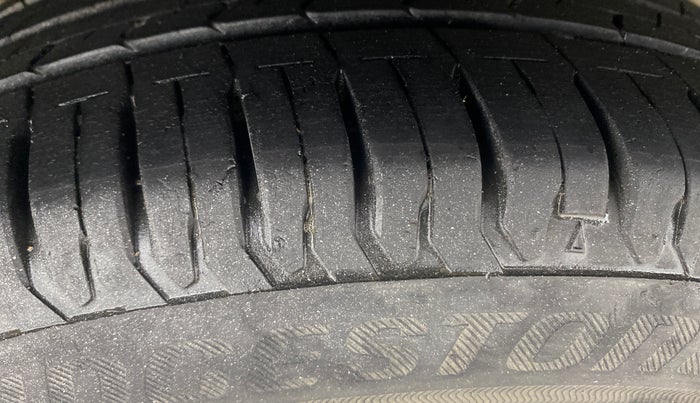 2015 Tata Zest XMS PETROL, Petrol, Manual, 70,846 km, Right Rear Tyre Tread