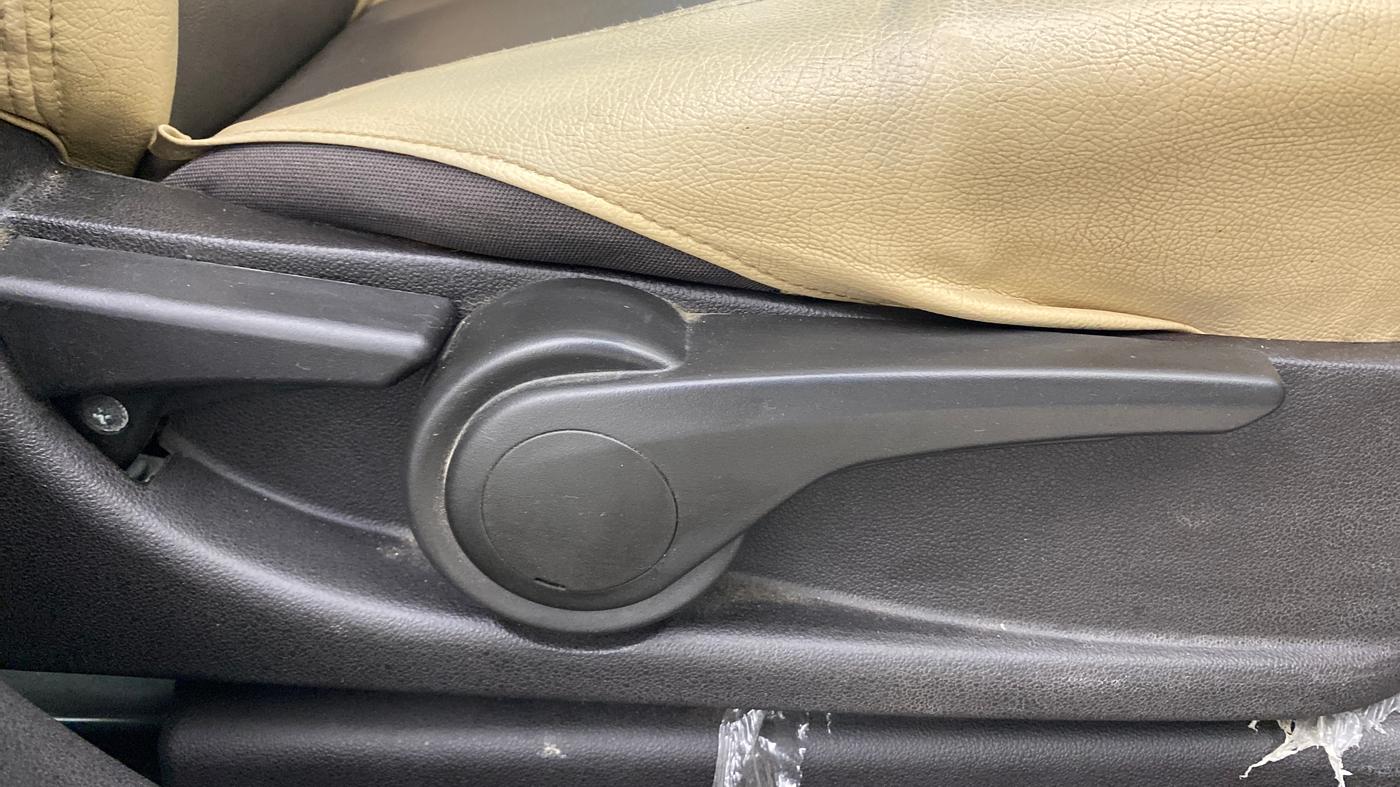 2015 Tata Zest XMS PETROL, Petrol, Manual, 71,120 km, Driver Side Adjustment Panel