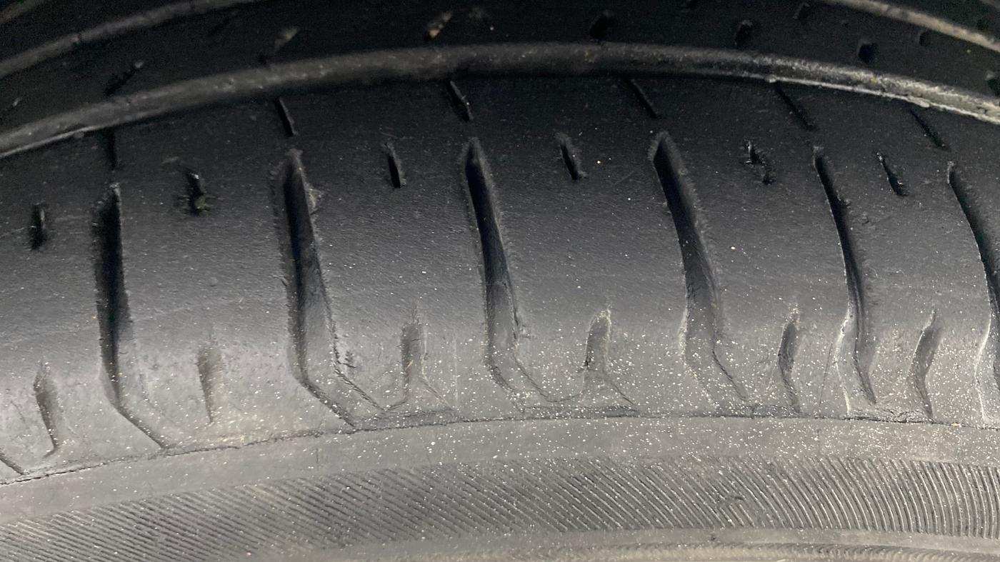 2015 Tata Zest XMS PETROL, Petrol, Manual, 71,120 km, Right Front Tyre Tread