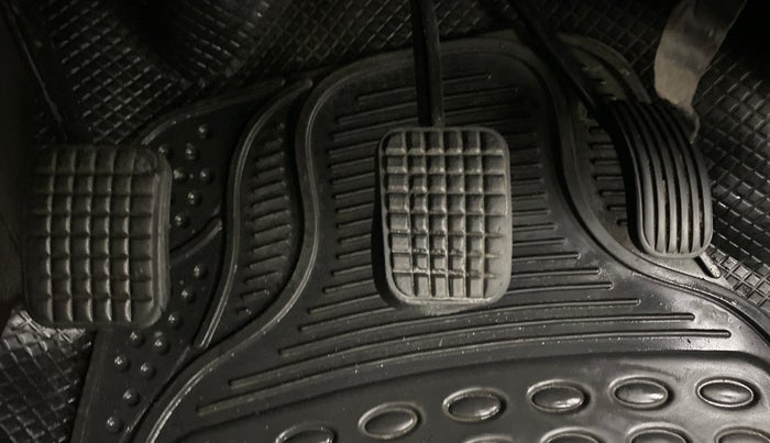 2015 Tata Zest XMS PETROL, Petrol, Manual, 70,846 km, Pedals