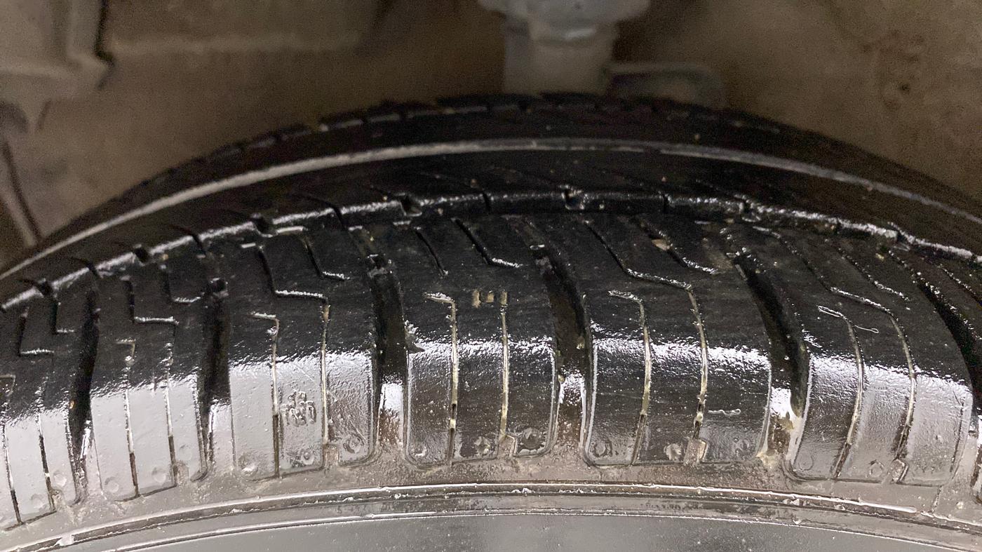 2017 Maruti Celerio ZXI AMT, CNG, Automatic, 72,308 km, Left Front Tyre Tread