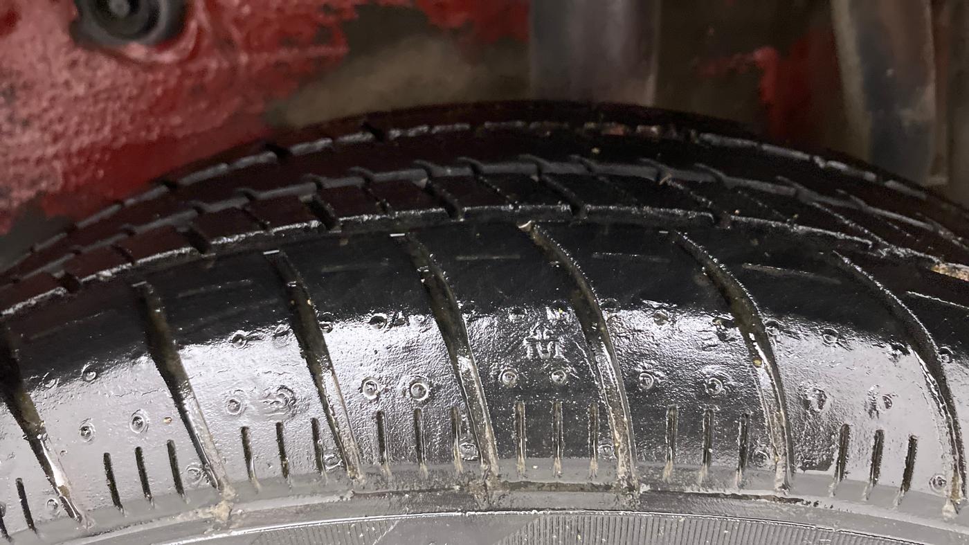 2017 Maruti Celerio ZXI AMT, CNG, Automatic, 72,308 km, Left Rear Tyre Tread