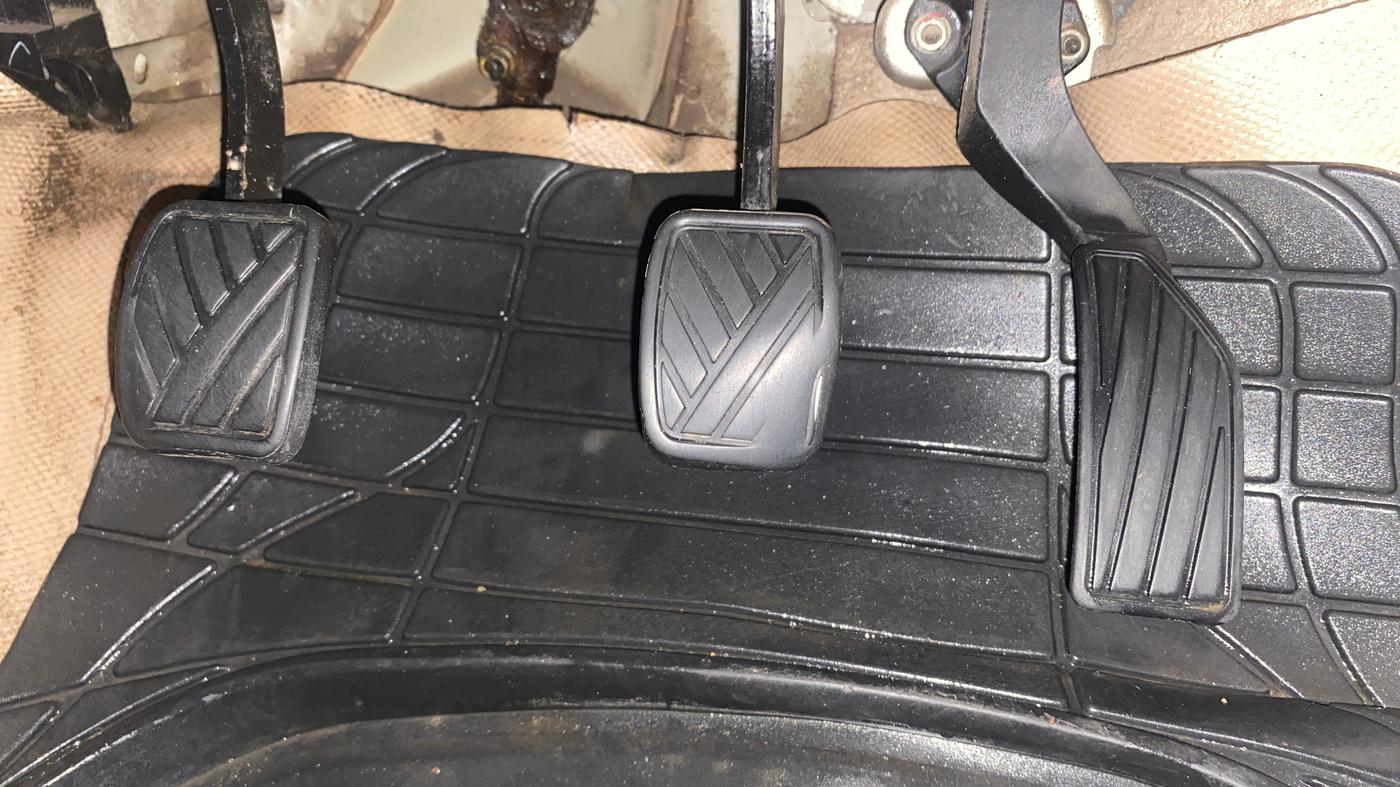 2014 Maruti Swift Dzire VXI, Petrol, Manual, 69,561 km, Pedals