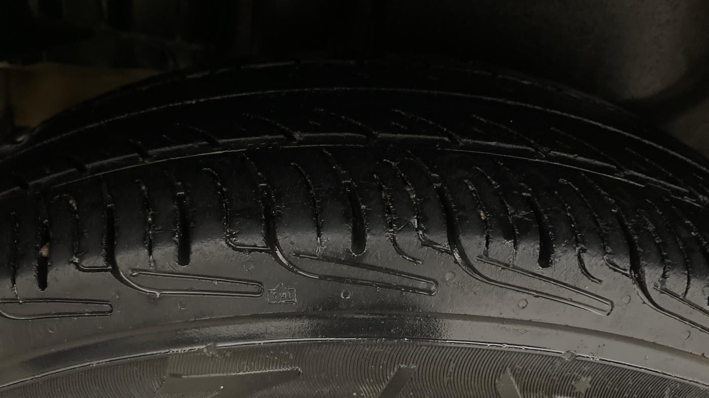 2014 Maruti Swift Dzire VXI, Petrol, Manual, 69,561 km, Right Rear Tyre Tread