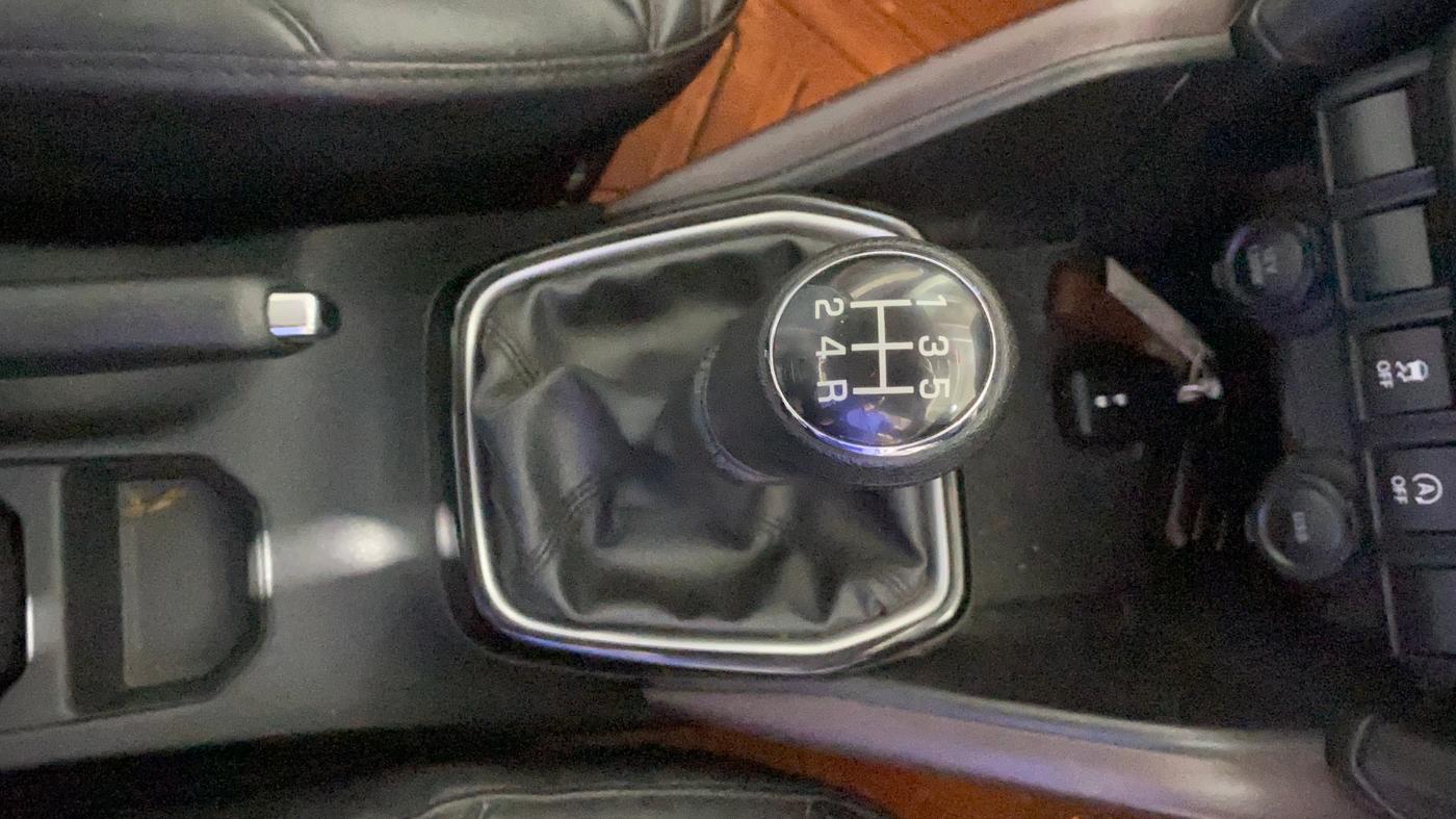 2024 Maruti Grand Vitara ZETA SMART HYBRID, Petrol, Manual, 31,595 km, Gear Lever