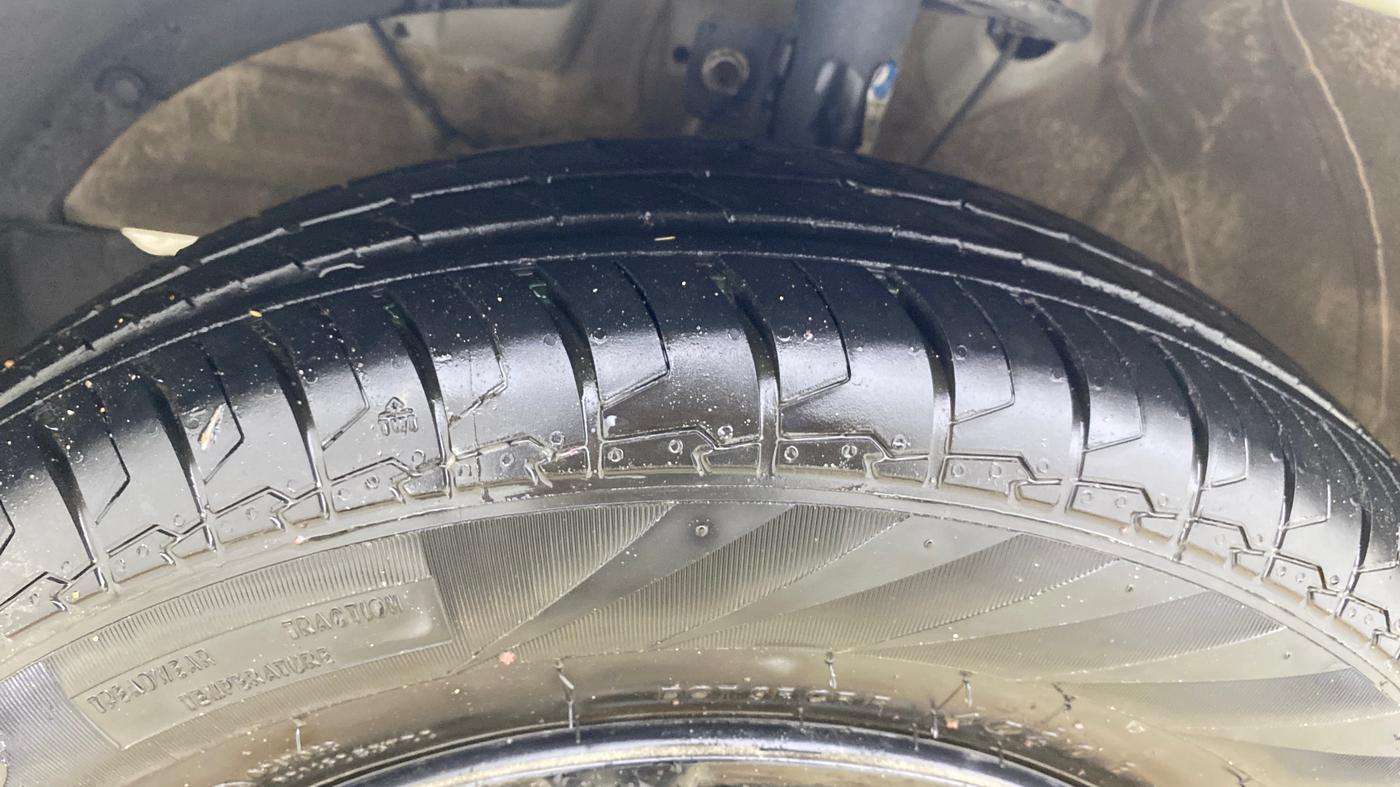 2020 Maruti Swift VXI, Petrol, Manual, 58,254 km, Left Front Tyre Tread