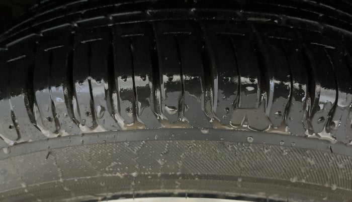 2023 Toyota RUMION V AT , Petrol, Automatic, 7,062 km, Left Front Tyre Tread