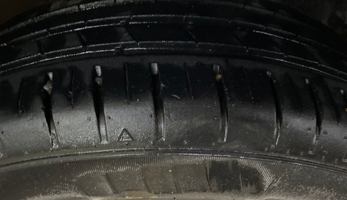 2016 Hyundai Elite i20 SPORTZ 1.2, Petrol, Manual, 76,874 km, Right Front Tyre Tread