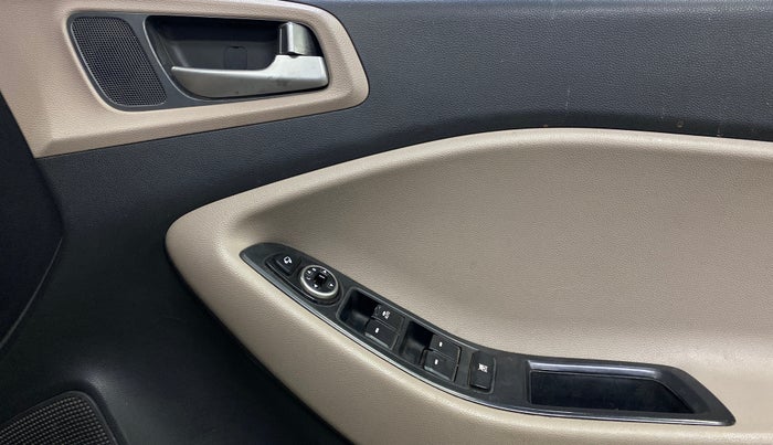 2016 Hyundai Elite i20 SPORTZ 1.2, Petrol, Manual, 76,874 km, Driver Side Door Panels Control