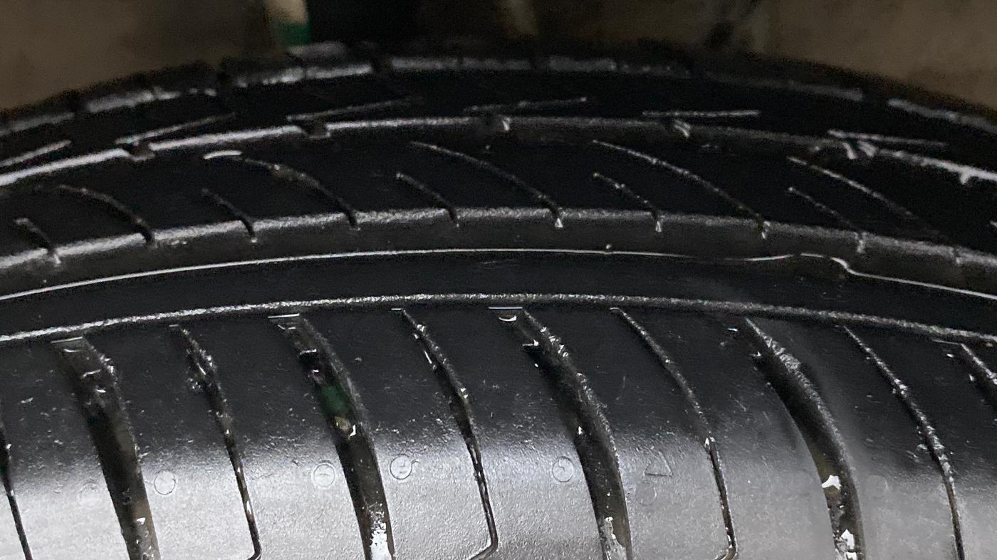 2020 Maruti Swift VXI, Petrol, Manual, 26,353 km, Right Front Tyre Tread
