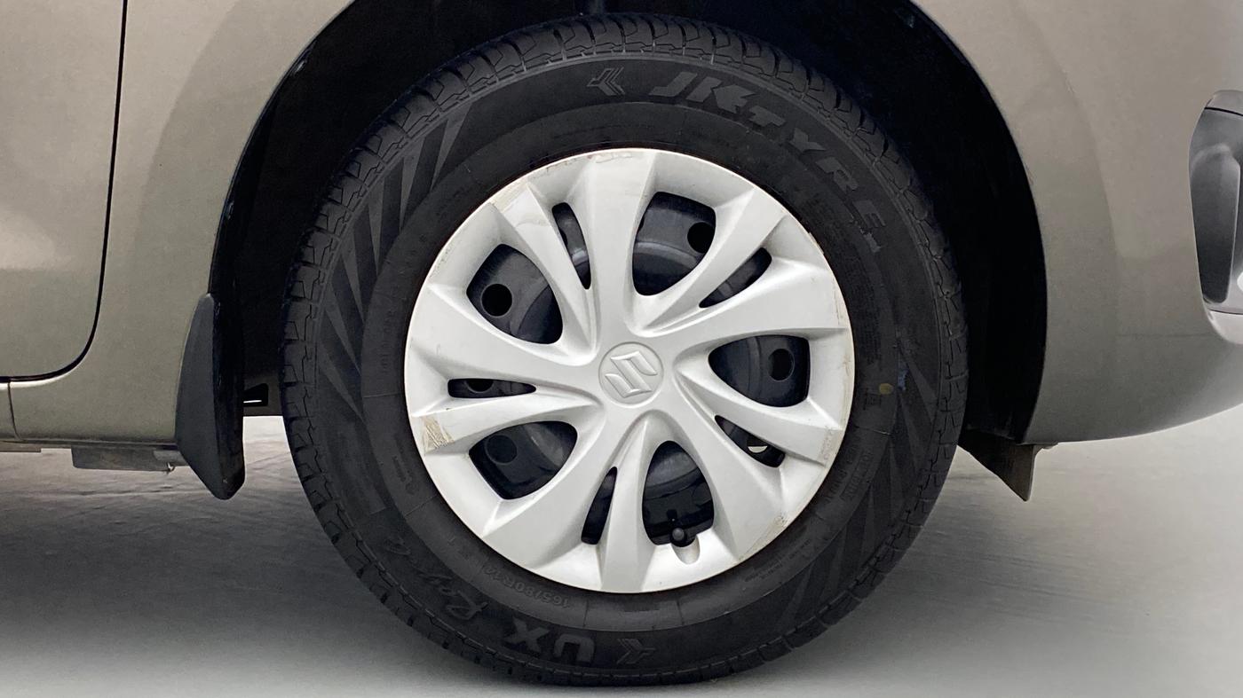 2020 Maruti Swift VXI, Petrol, Manual, 26,353 km, Right Front Wheel