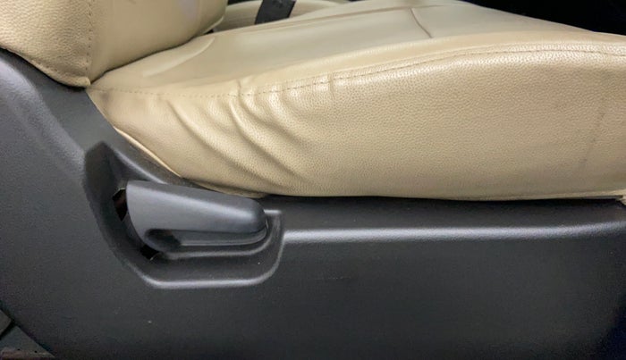 2016 Maruti Wagon R 1.0 VXI OPT, Petrol, Manual, 41,411 km, Driver Side Adjustment Panel