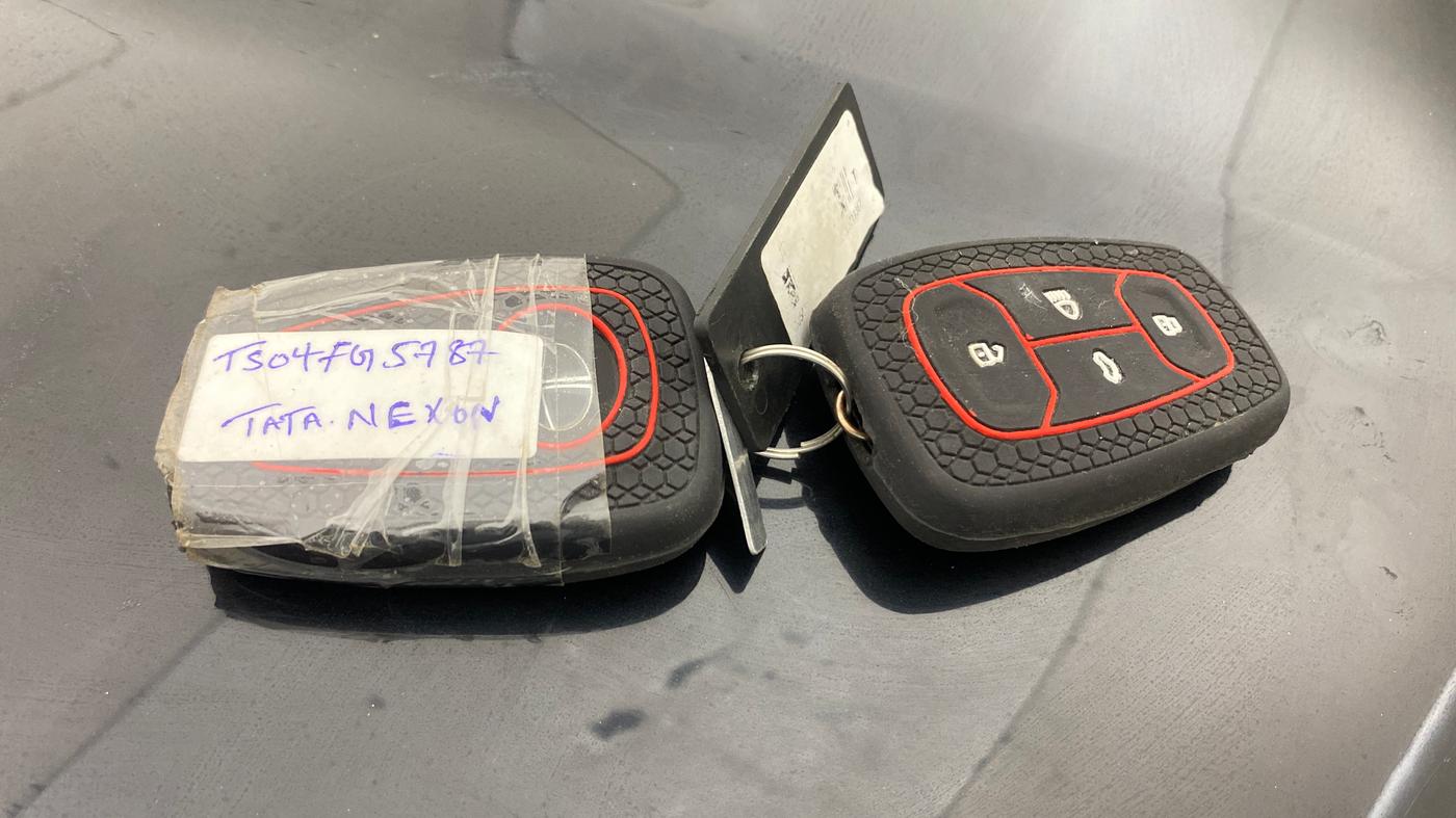 2022 Tata NEXON XZ PLUS (O) PETROL DARK EDITION, Petrol, Manual, 59,488 km, Key Close Up