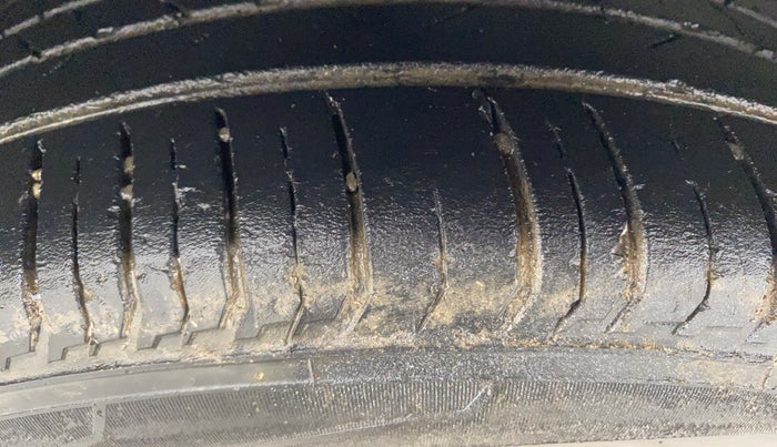 2022 Hyundai NEW I20 ASTA (O) 1.2 MT, Petrol, Manual, 55,268 km, Left Front Tyre Tread