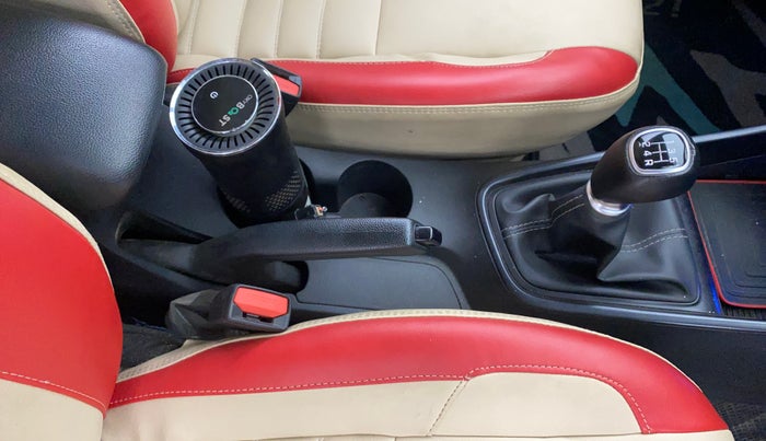 2022 Hyundai NEW I20 ASTA (O) 1.2 MT, Petrol, Manual, 55,268 km, Gear Lever