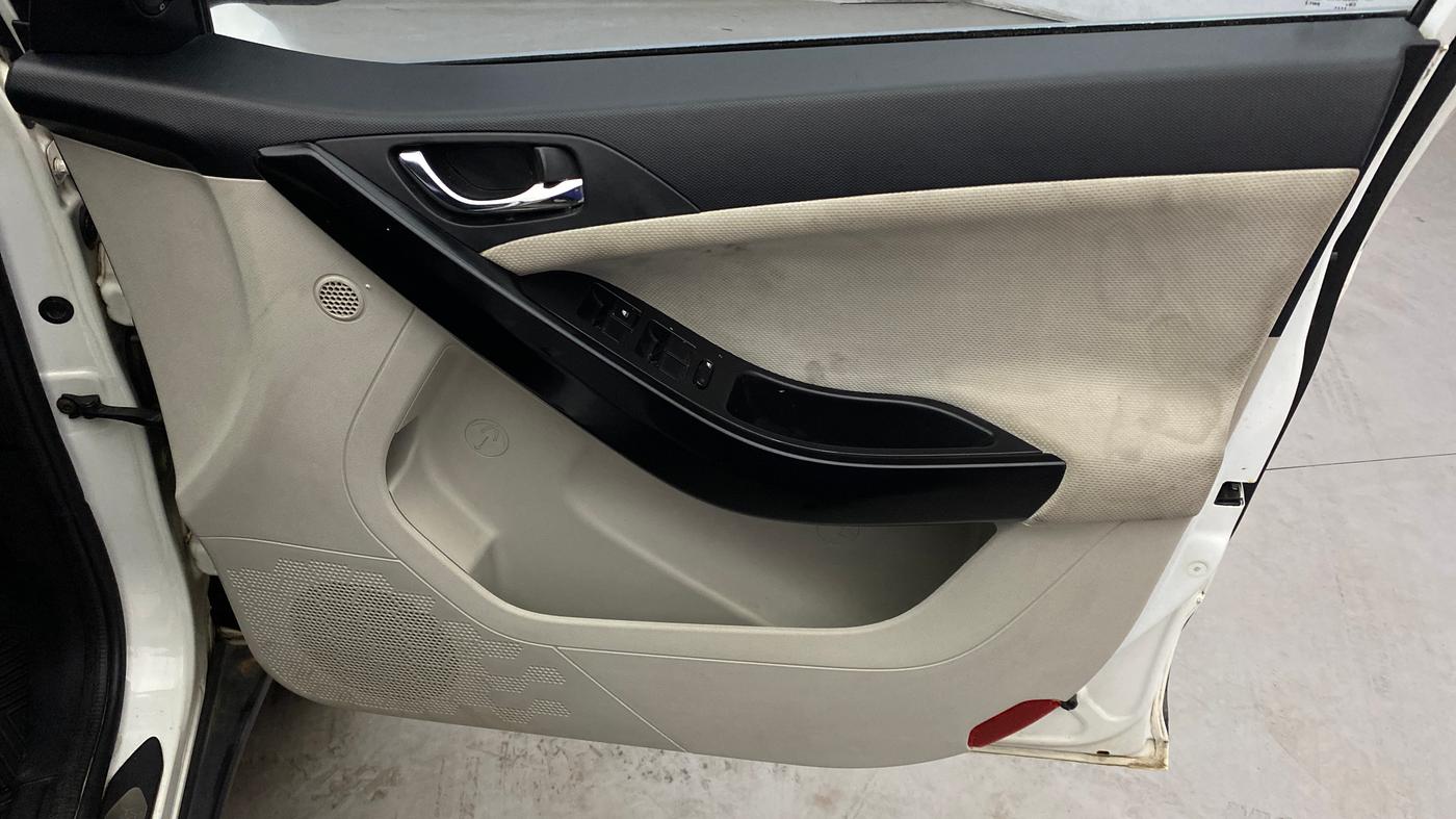 2021 Tata NEXON XZ PLUS PETROL SUNROOF, Petrol, Manual, 45,399 km, Driver Side Door Panels Control