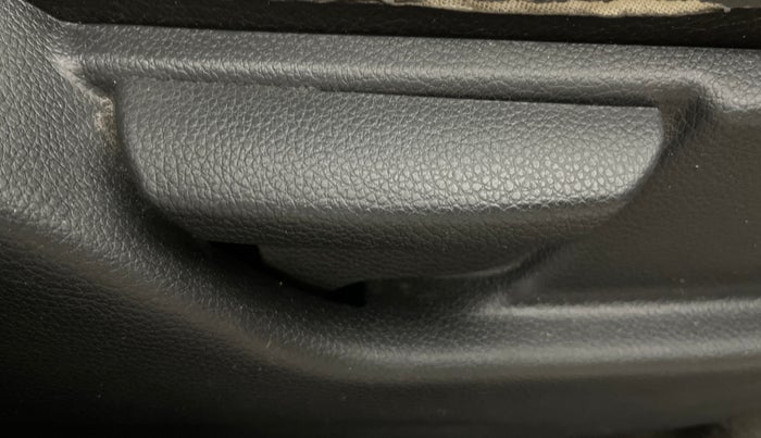 2014 Hyundai Eon ERA +, Petrol, Manual, 52,965 km, Driver Side Adjustment Panel