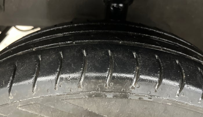 2014 Hyundai Eon ERA +, Petrol, Manual, 52,965 km, Left Front Tyre Tread