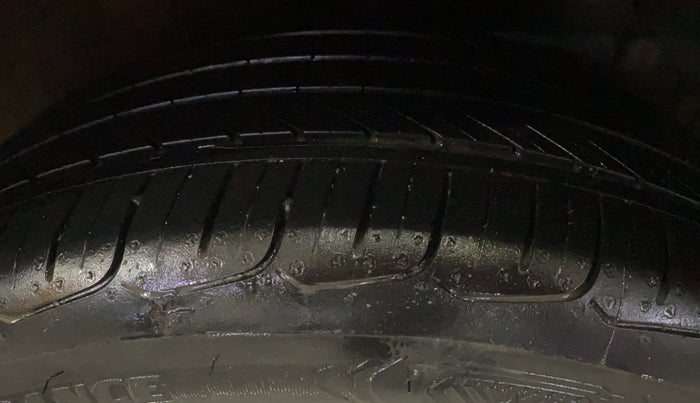 2016 Hyundai Elite i20 ASTA 1.2 (O), Petrol, Manual, 57,753 km, Left Rear Tyre Tread