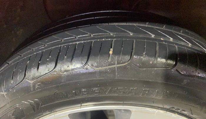 2016 Hyundai Elite i20 ASTA 1.2 (O), Petrol, Manual, 57,753 km, Left Front Tyre Tread