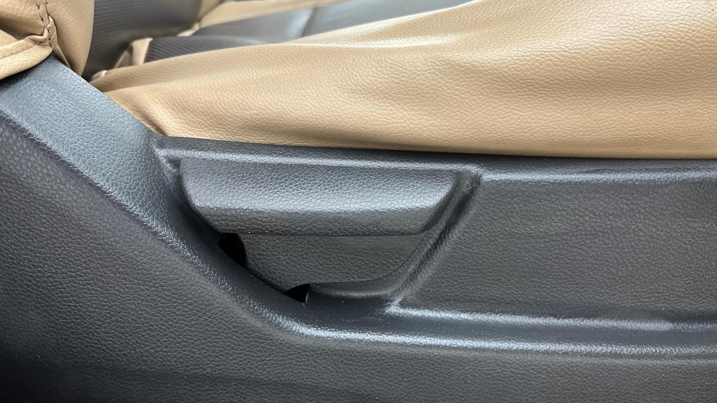 2018 Hyundai Eon ERA +, Petrol, Manual, 75,869 km, Driver Side Adjustment Panel