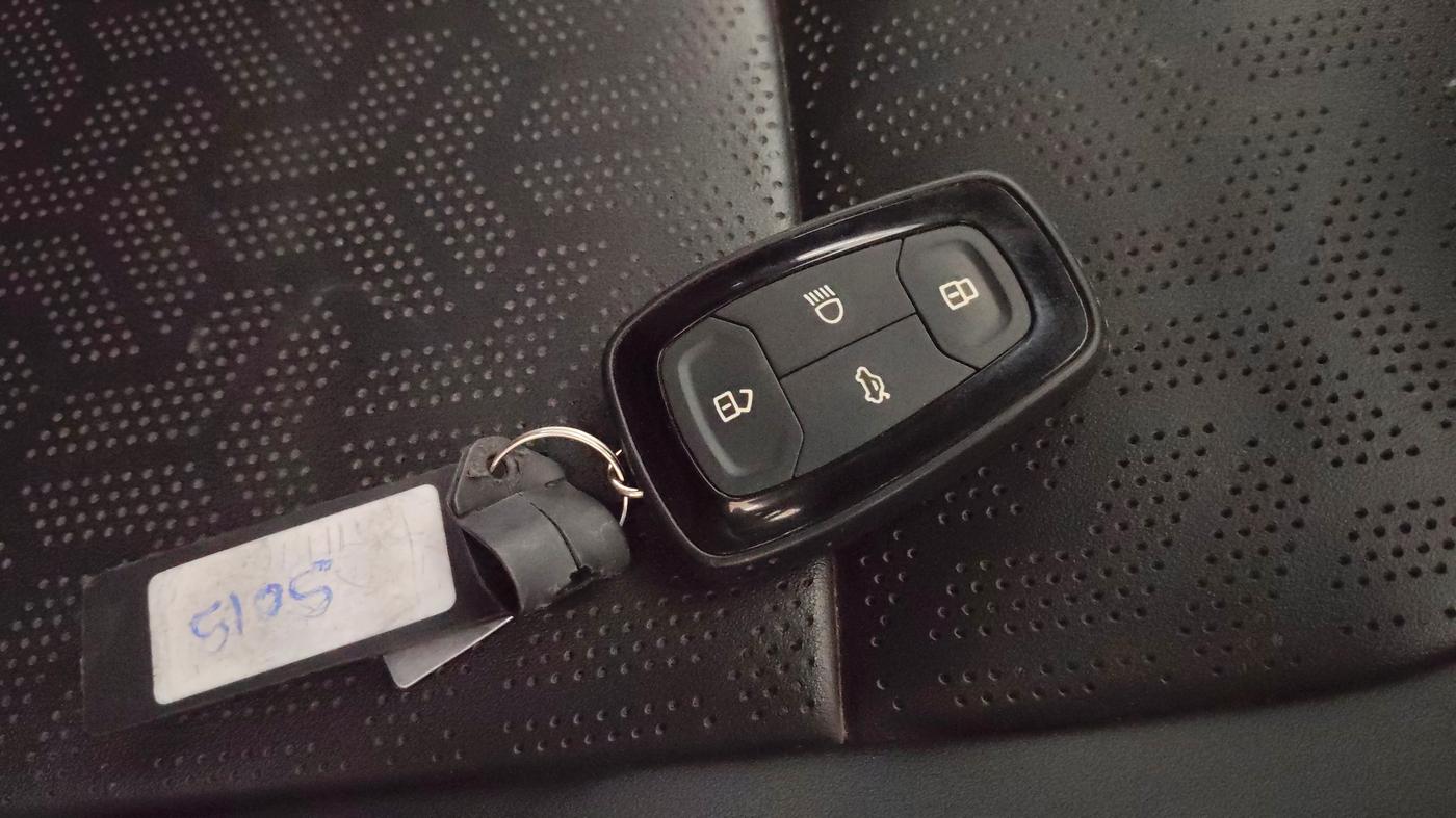 2022 Tata Safari XZA PLUS, Diesel, Automatic, 52,660 km, Key Close Up