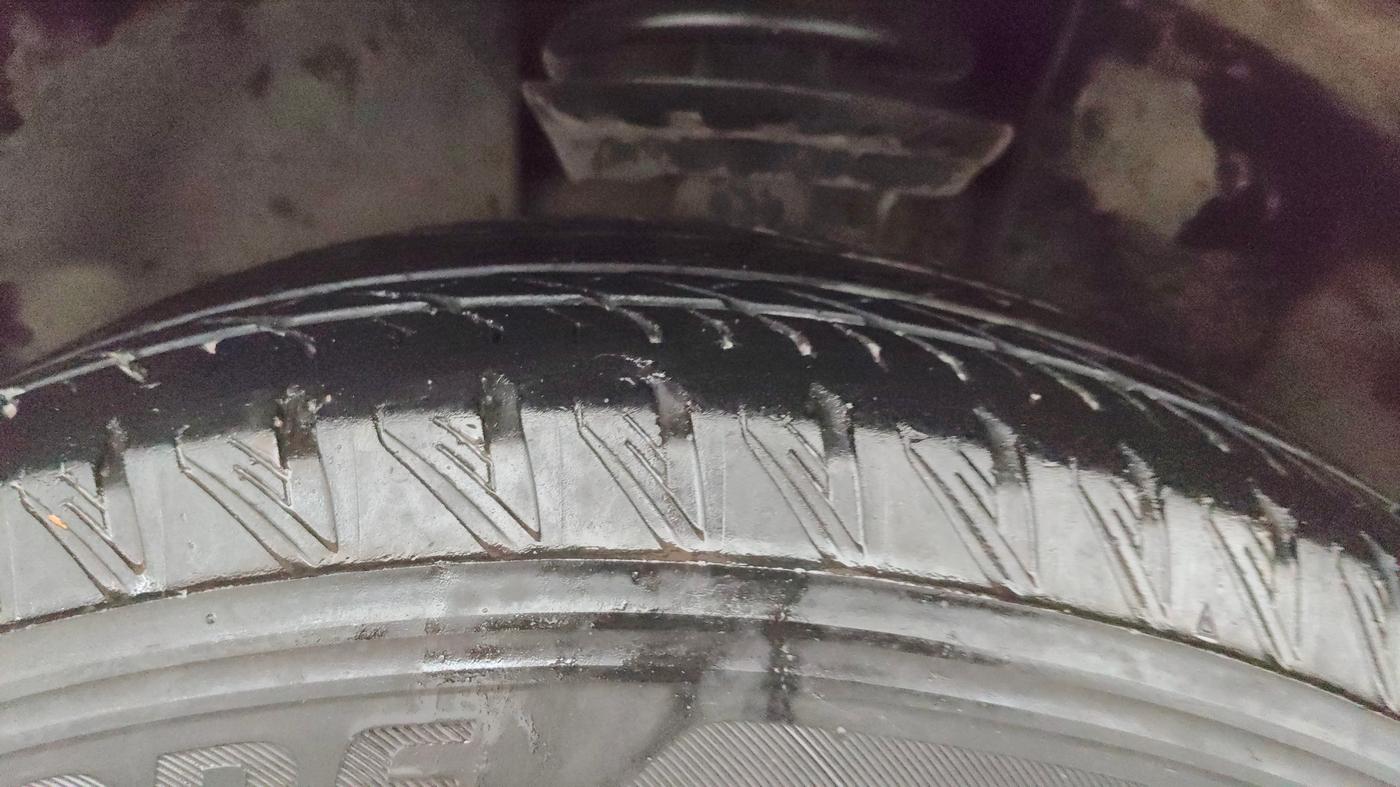 2022 Tata Safari XZA PLUS, Diesel, Automatic, 52,660 km, Left Front Tyre Tread