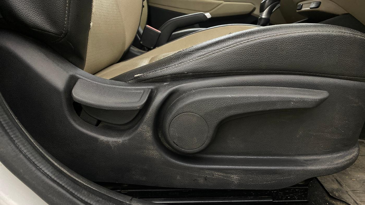 2018 Hyundai Verna 1.6 VTVT SX (O) AT, Petrol, Automatic, 53,762 km, Driver Side Adjustment Panel