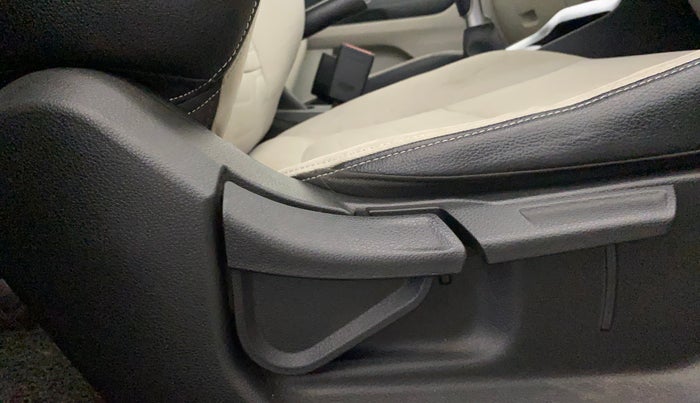 2021 KIA SONET HTX 1.0 IMT, Petrol, Manual, 30,923 km, Driver Side Adjustment Panel