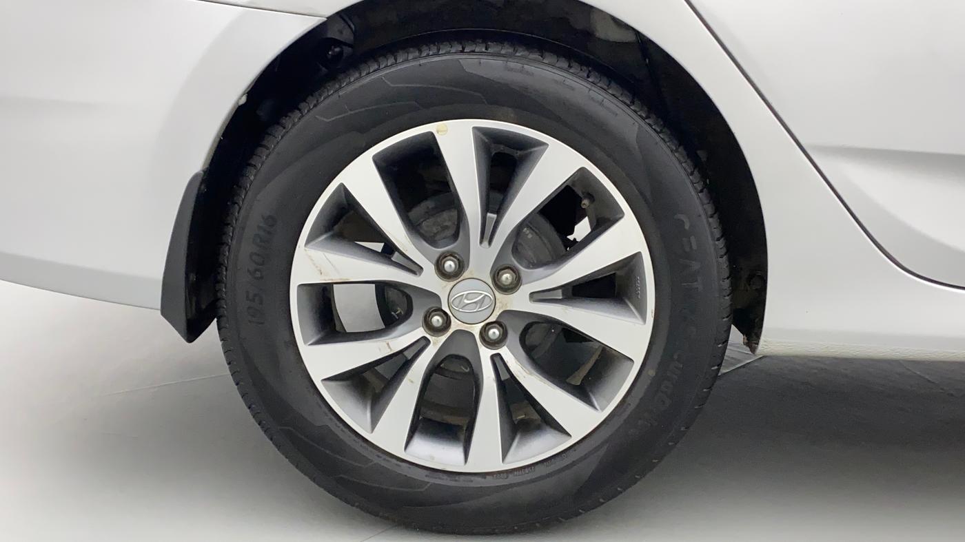 2017 Hyundai Verna 1.6 CRDI SX, Diesel, Manual, 91,078 km, Right Rear Wheel