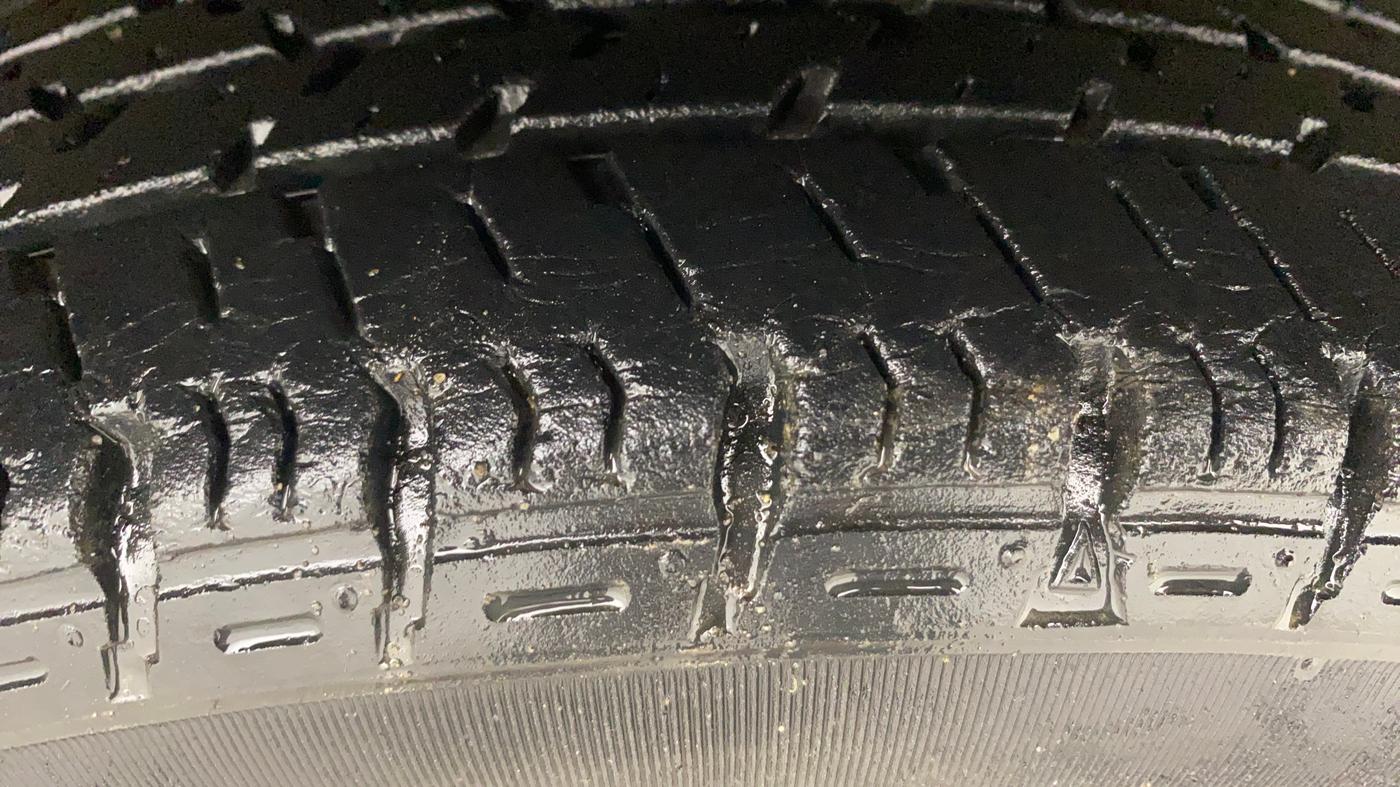 2016 Maruti Alto K10 VXI AMT, Petrol, Automatic, 26,893 km, Right Front Tyre Tread