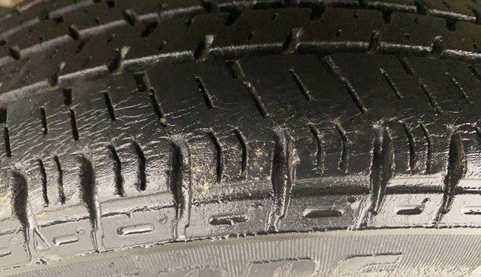 2016 Maruti Alto K10 VXI AMT, Petrol, Automatic, 26,893 km, Left Rear Tyre Tread