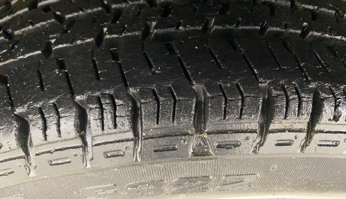 2016 Maruti Alto K10 VXI AMT, Petrol, Automatic, 26,893 km, Left Front Tyre Tread