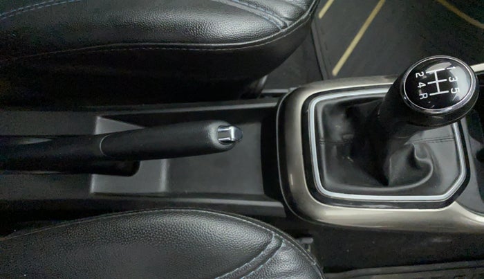 2018 Maruti IGNIS DELTA 1.2 K12, Petrol, Manual, 44,550 km, Gear Lever