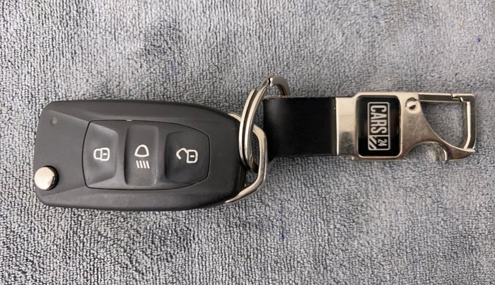 2022 Tata Tiago XZ+ CNG 1.2 RTN, CNG, Manual, 30,399 km, Key Close Up