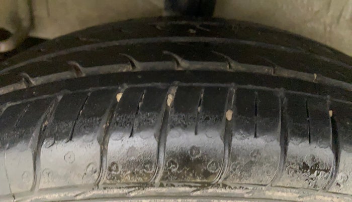2018 Maruti Celerio ZXI AMT (O), CNG, Automatic, 35,778 km, Right Rear Tyre Tread