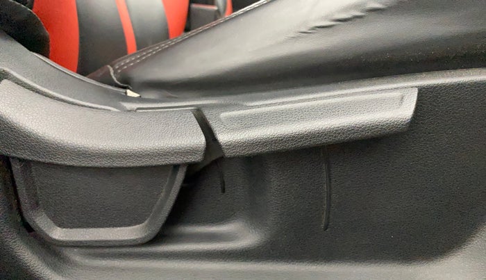 2022 Hyundai NEW I20 SPORTZ 1.2 MT, Petrol, Manual, 41,907 km, Driver Side Adjustment Panel