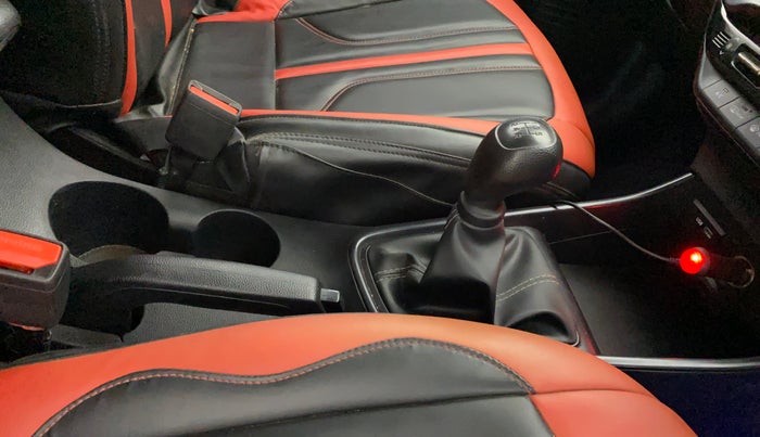 2022 Hyundai NEW I20 SPORTZ 1.2 MT, Petrol, Manual, 41,907 km, Gear Lever