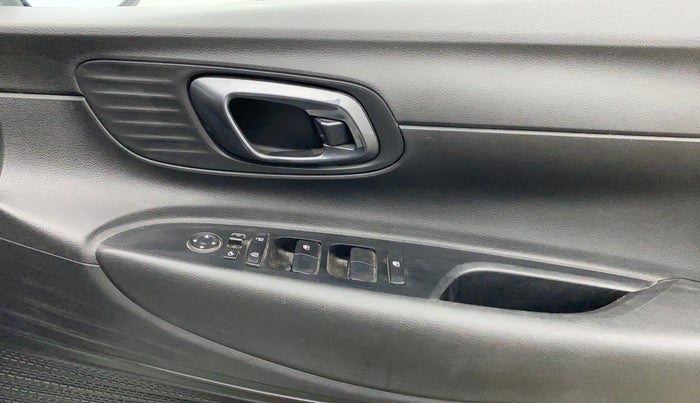 2022 Hyundai NEW I20 SPORTZ 1.2 MT, Petrol, Manual, 41,907 km, Driver Side Door Panels Control