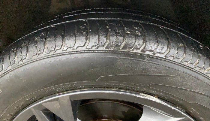 2022 Hyundai NEW I20 SPORTZ 1.2 MT, Petrol, Manual, 41,907 km, Right Front Tyre Tread