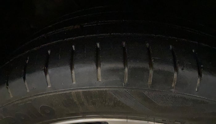 2022 Toyota Glanza G, Petrol, Manual, 38,407 km, Left Front Tyre Tread