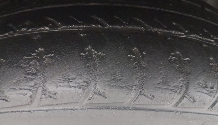 2015 Renault Pulse RXL DIESEL, Diesel, Manual, 55,253 km, Left Front Tyre Tread