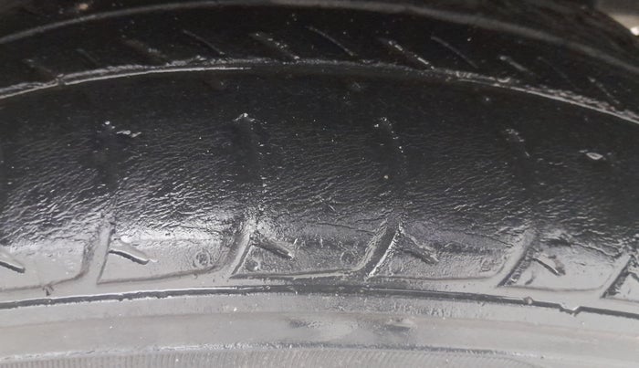 2015 Renault Pulse RXL DIESEL, Diesel, Manual, 55,253 km, Left Rear Tyre Tread