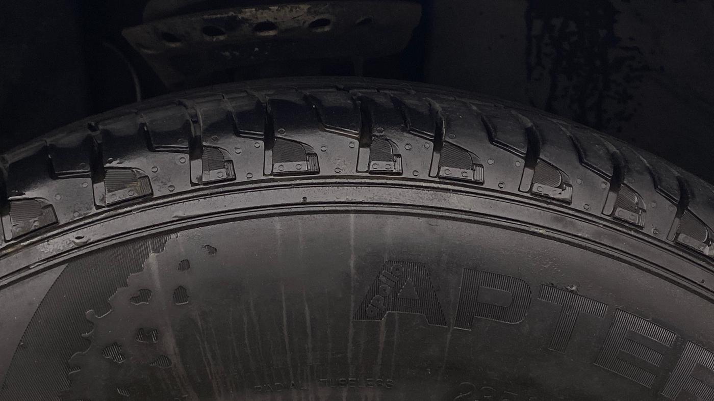 2020 Tata Harrier XZ PLUS 2.0L DUAL TONE, Diesel, Manual, 77,424 km, Right Front Tyre Tread