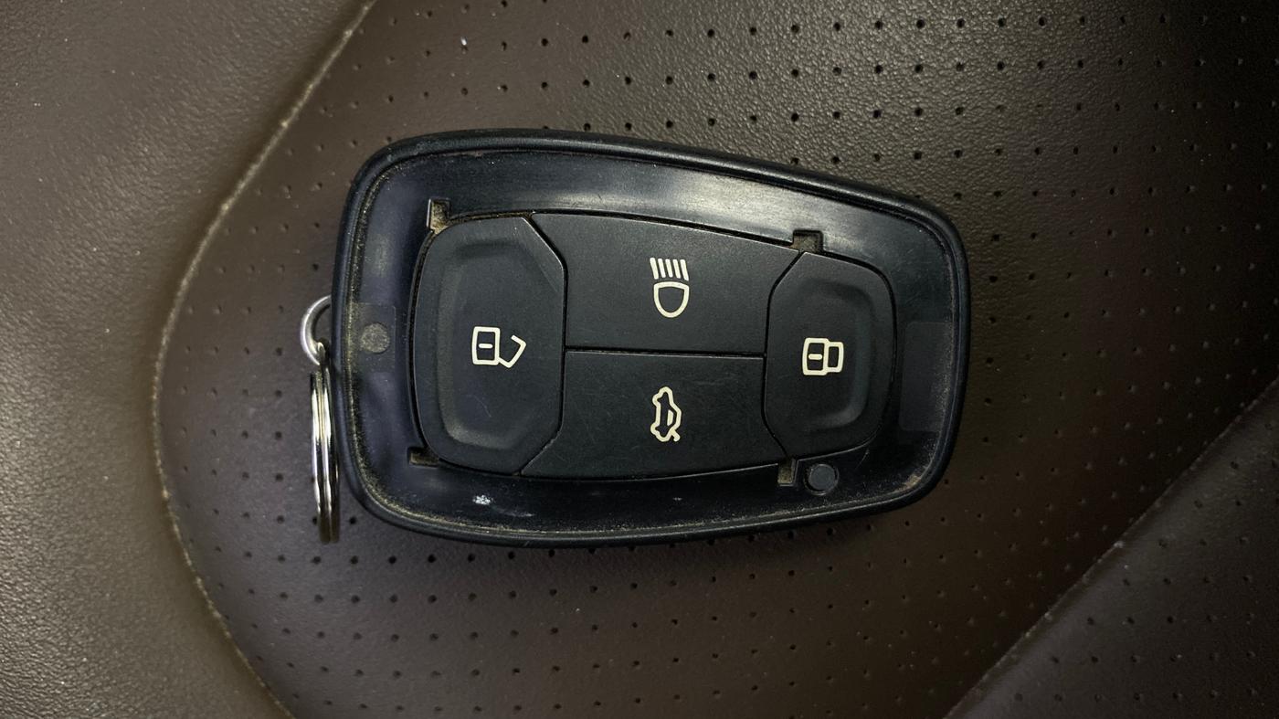 2020 Tata Harrier XZ PLUS 2.0L DUAL TONE, Diesel, Manual, 77,424 km, Key Close Up